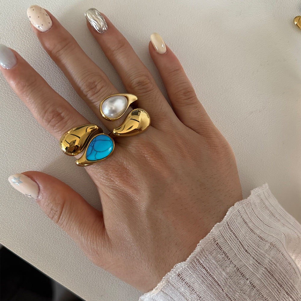 Bulky Belle cross over rings