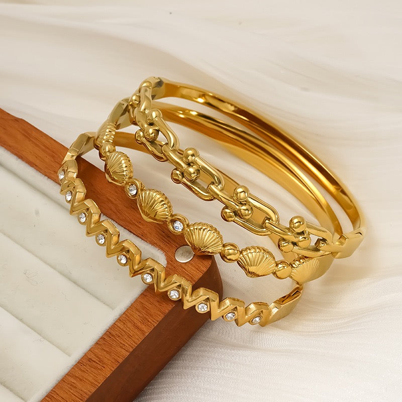 Rocky star bangle