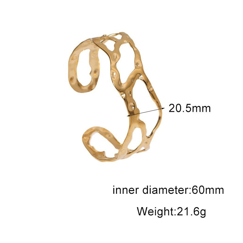 Izzie bangle