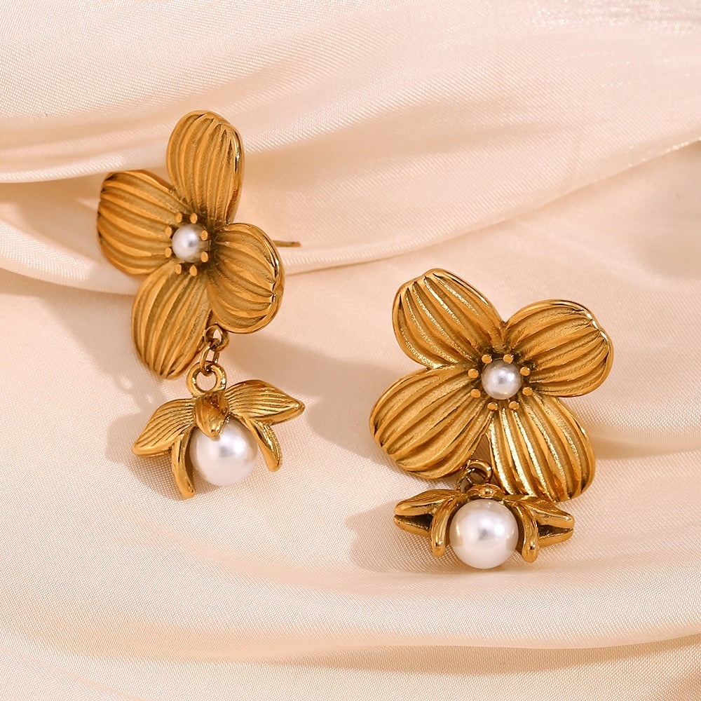 Palatine Clover flower earrings