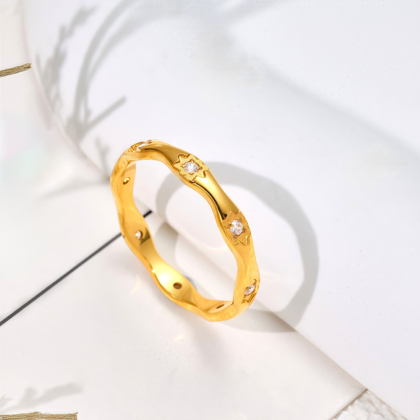 Green stars band rings