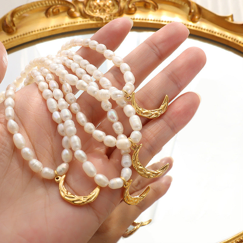 Losia New moon freshwater pearls necklace