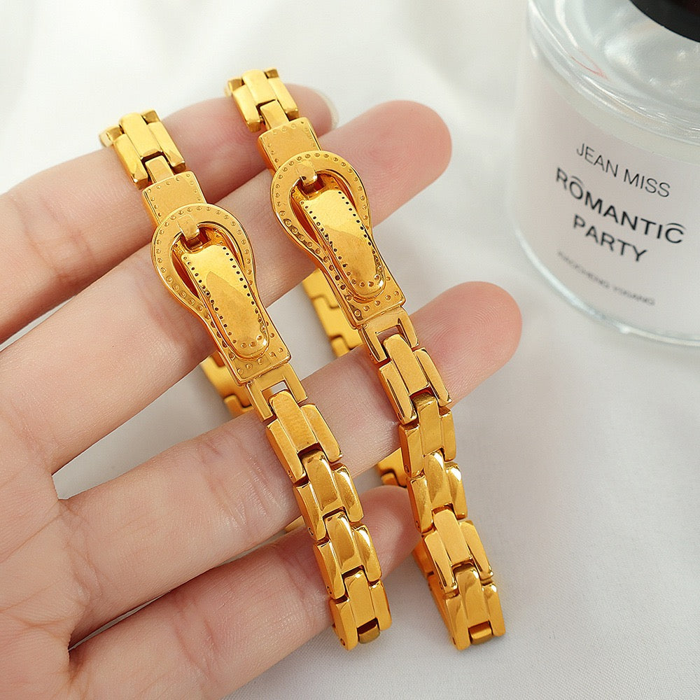 Statement chunky chain bracelets