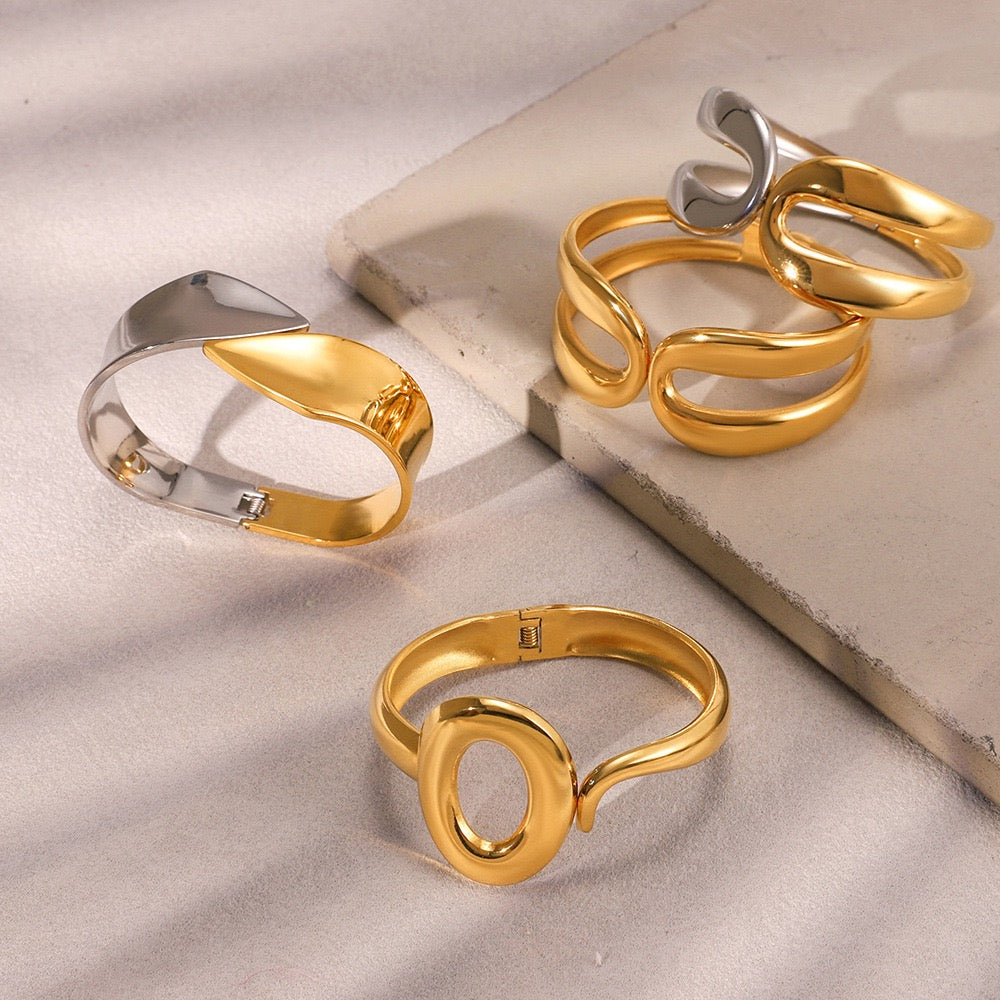 Huggie band bangles