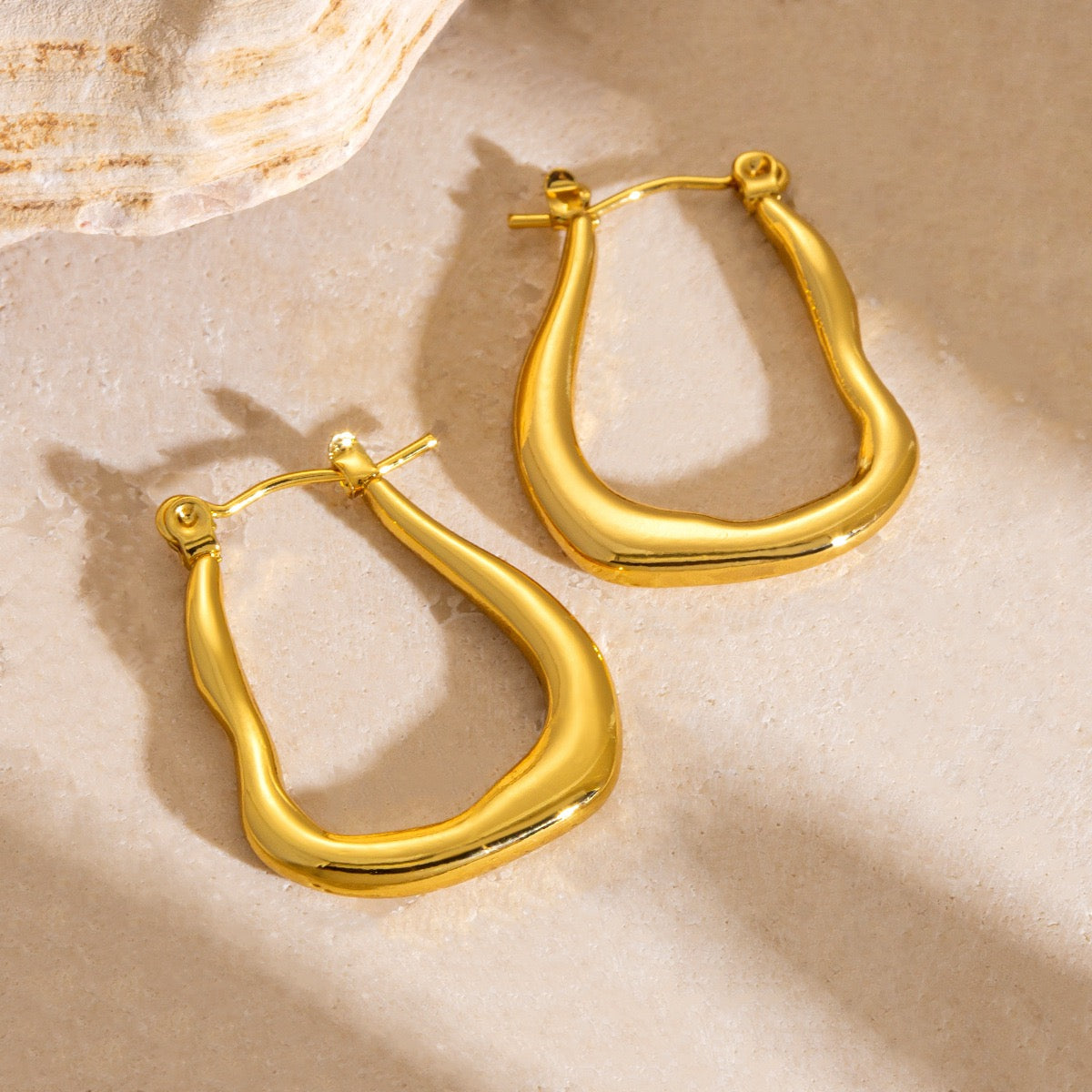 Alice twist hoops