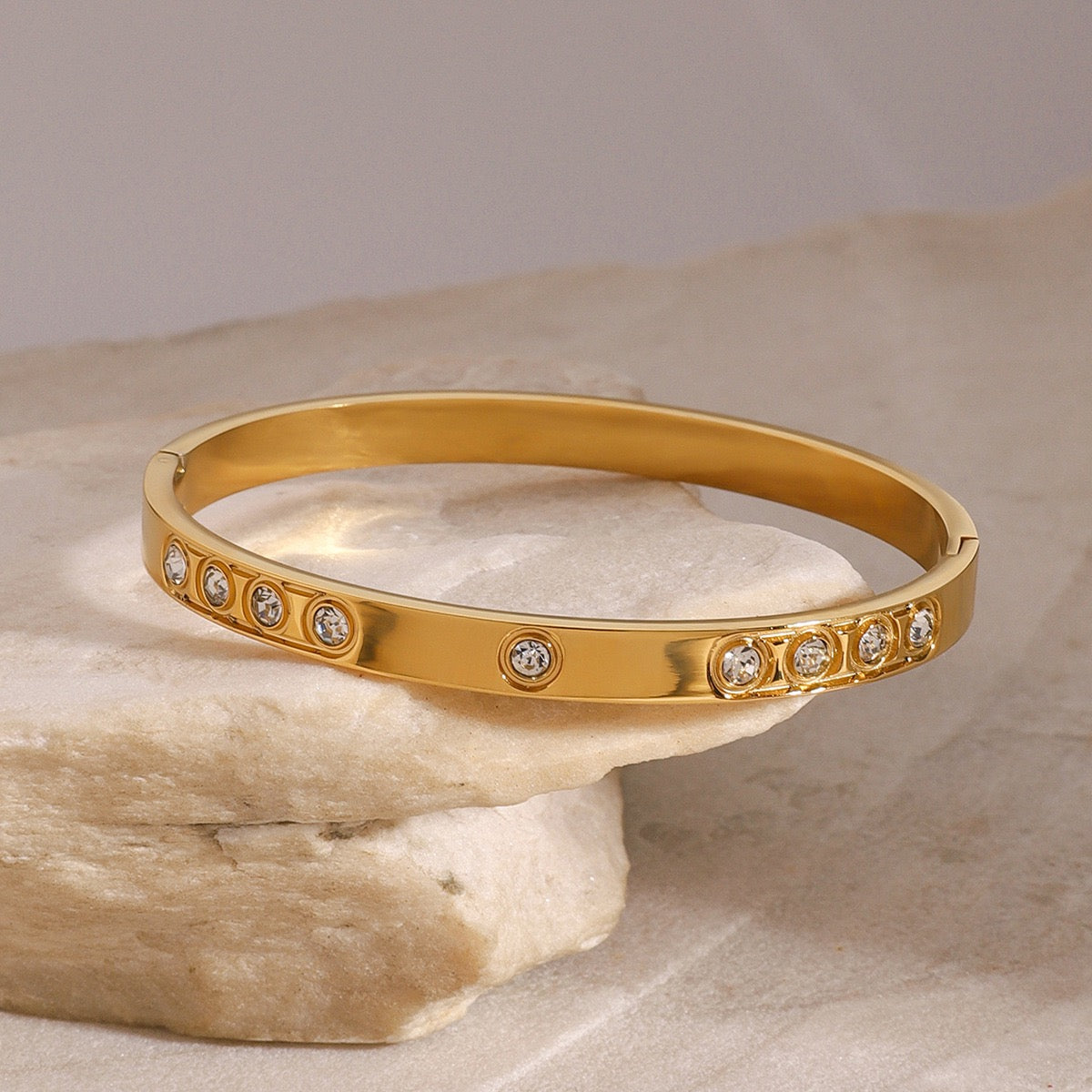 Rocky star bangle