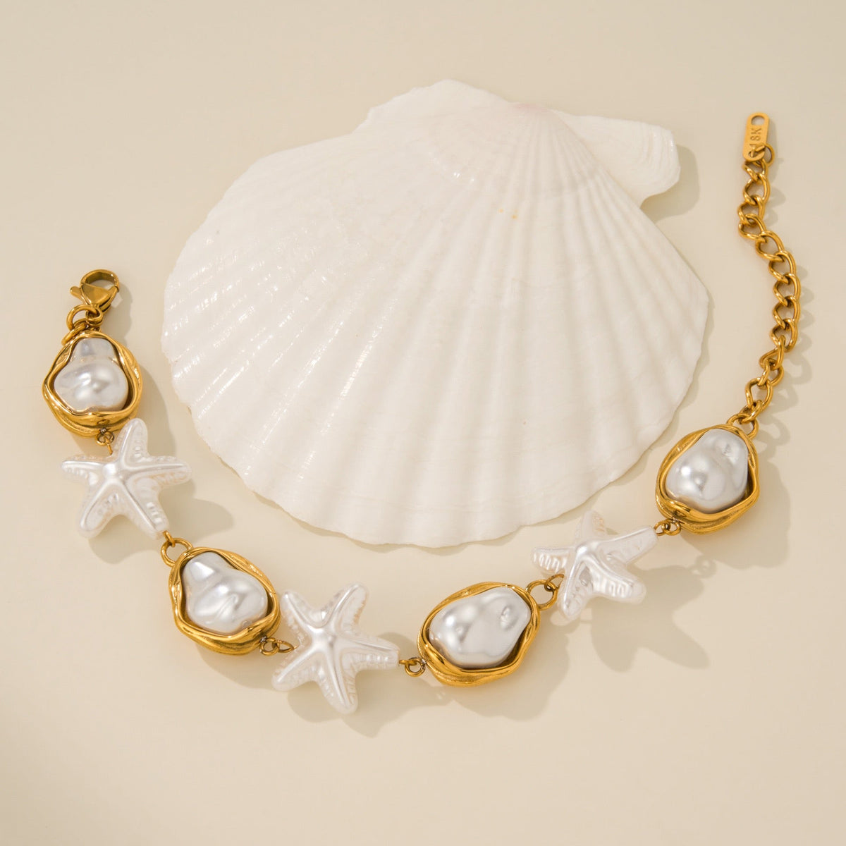 Dangling charm starfish shell pearly necklace