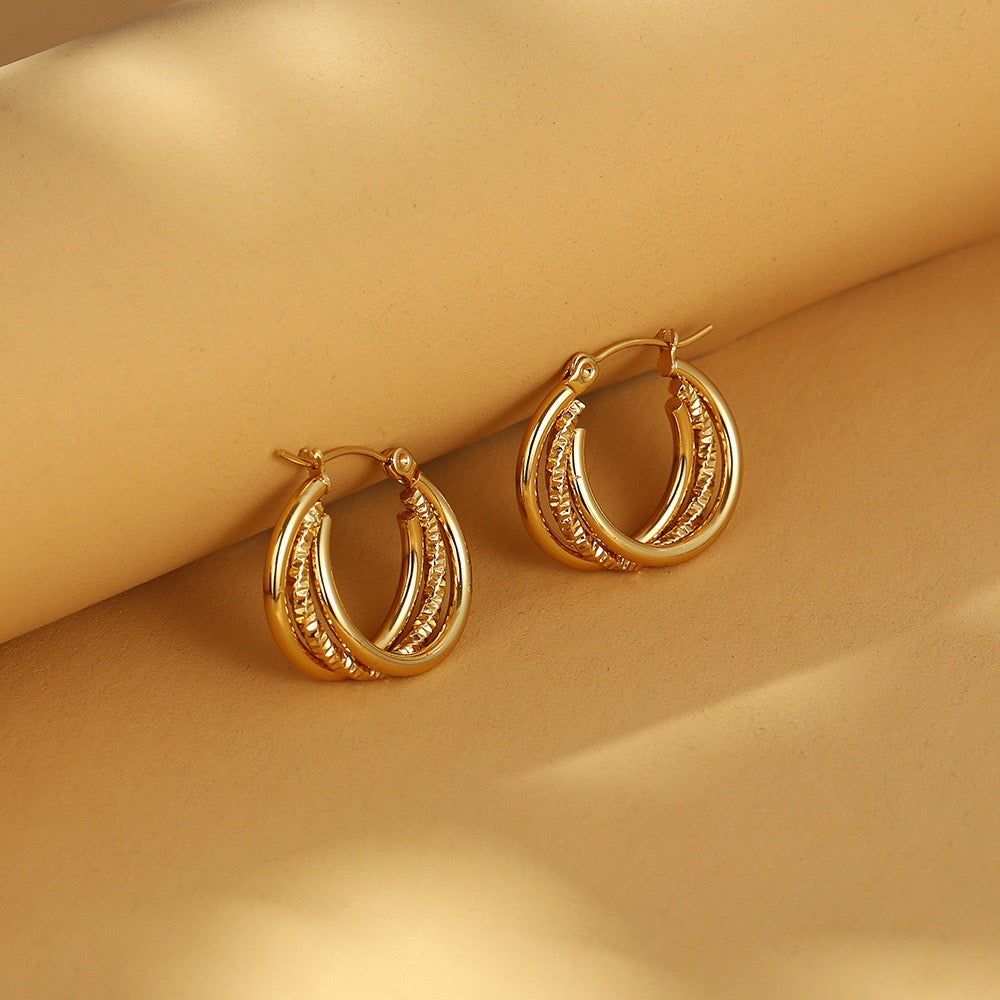 Triple oval hoops