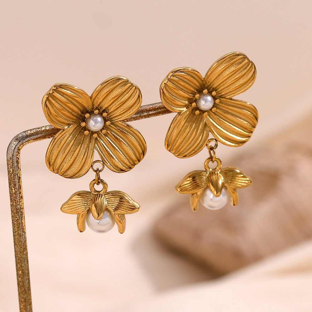Palatine Clover flower earrings
