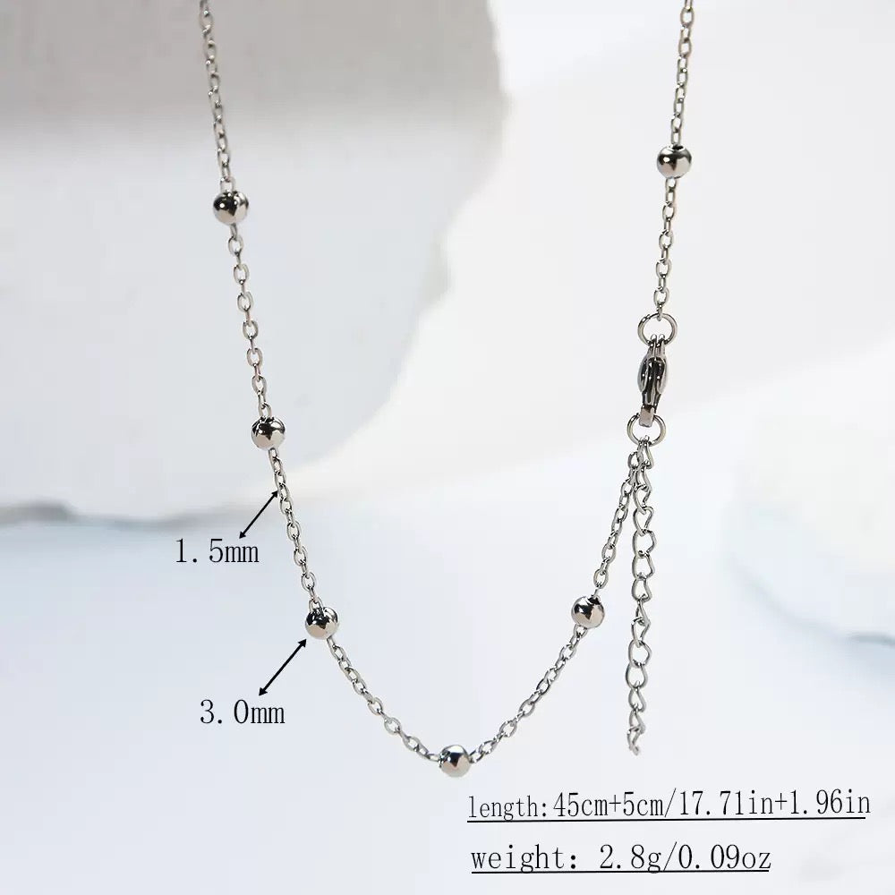 Silver colored chain necklace