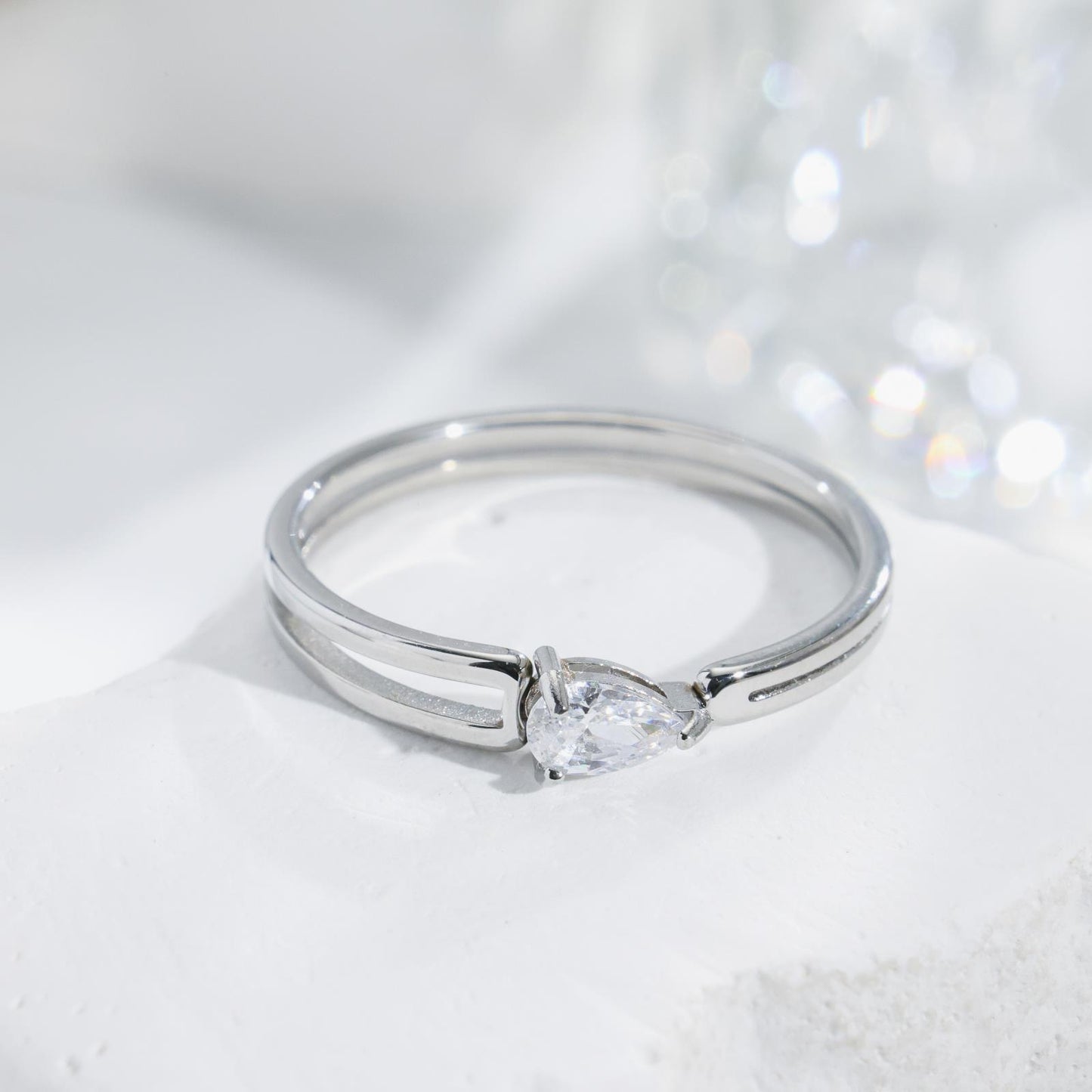 Dainty rock knots rings