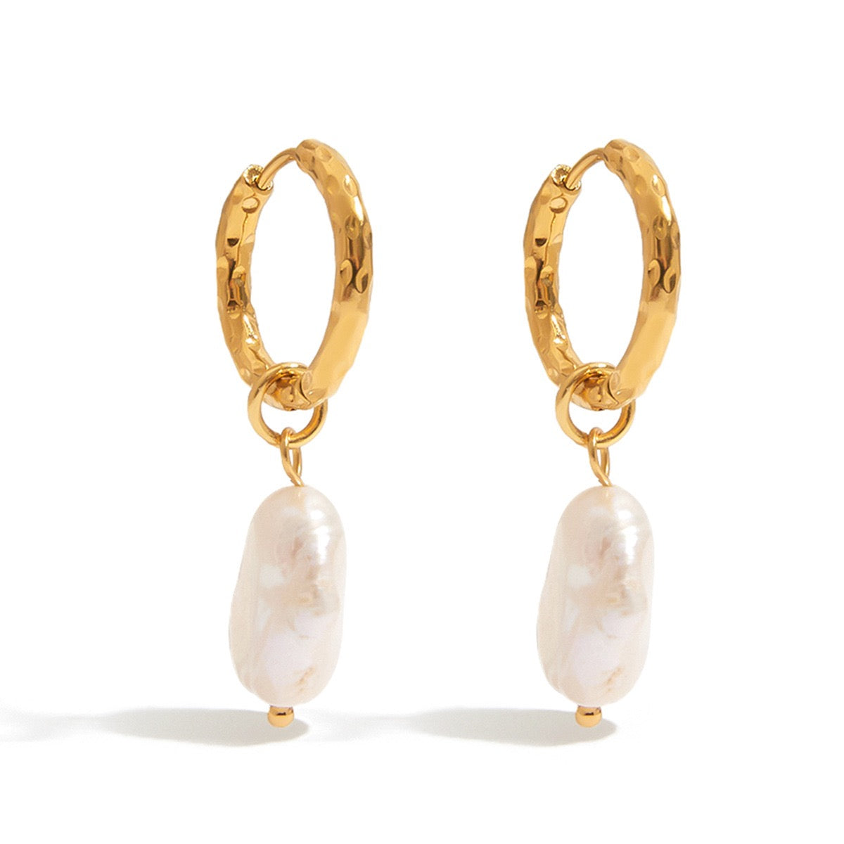 Pearly earrings collection