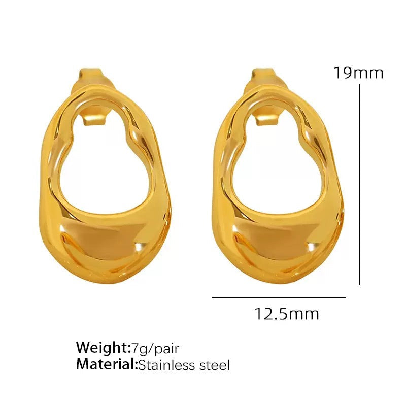 Oval hoops earrings