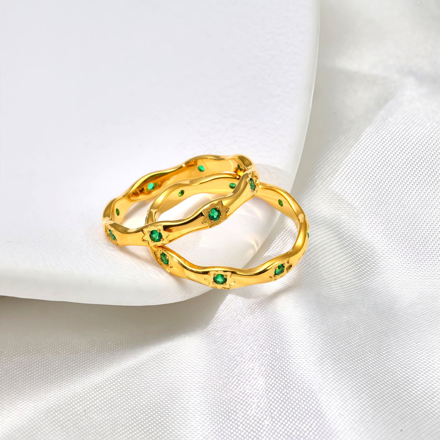 Green stars band rings
