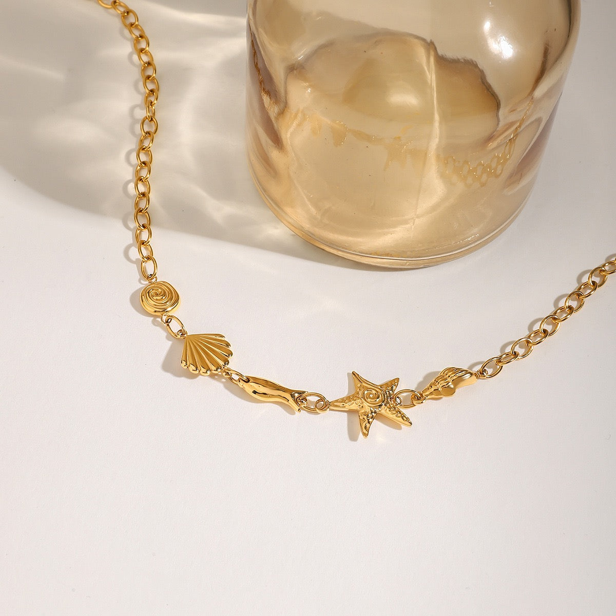 Nicola swirl necklace