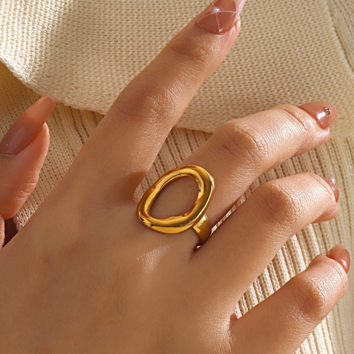 Atlanta Oval rings