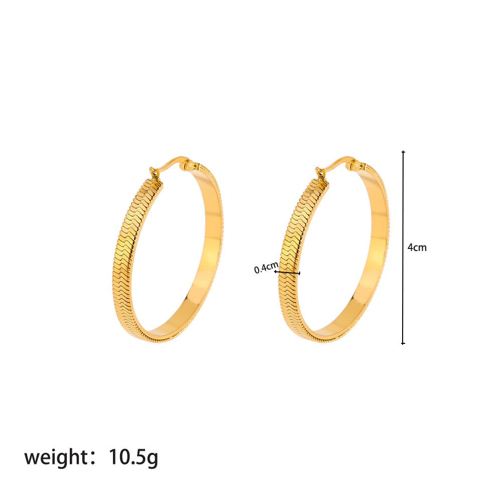 Reminiscence hoops earrings