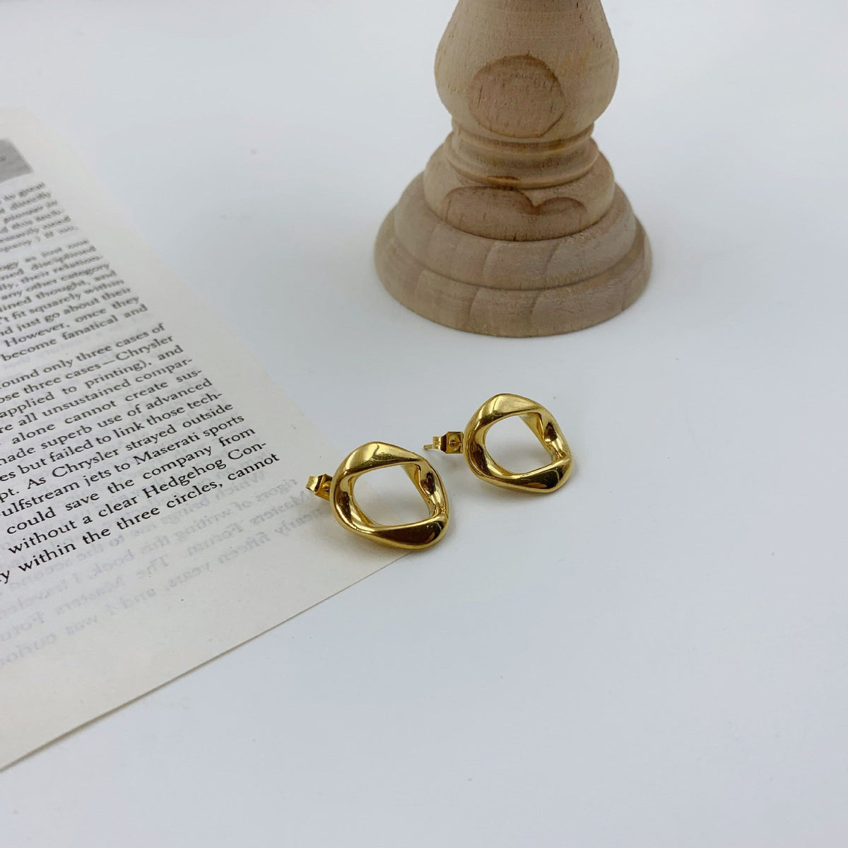 Oval hoops earrings