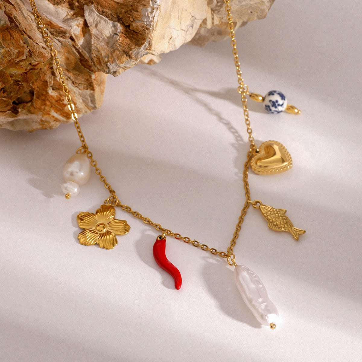 Big shell pendant charm necklace