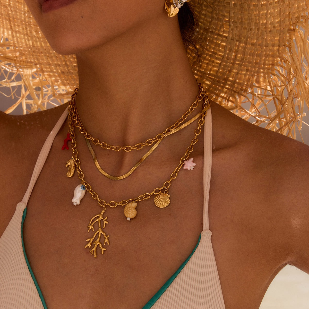 Red coral pendant necklace