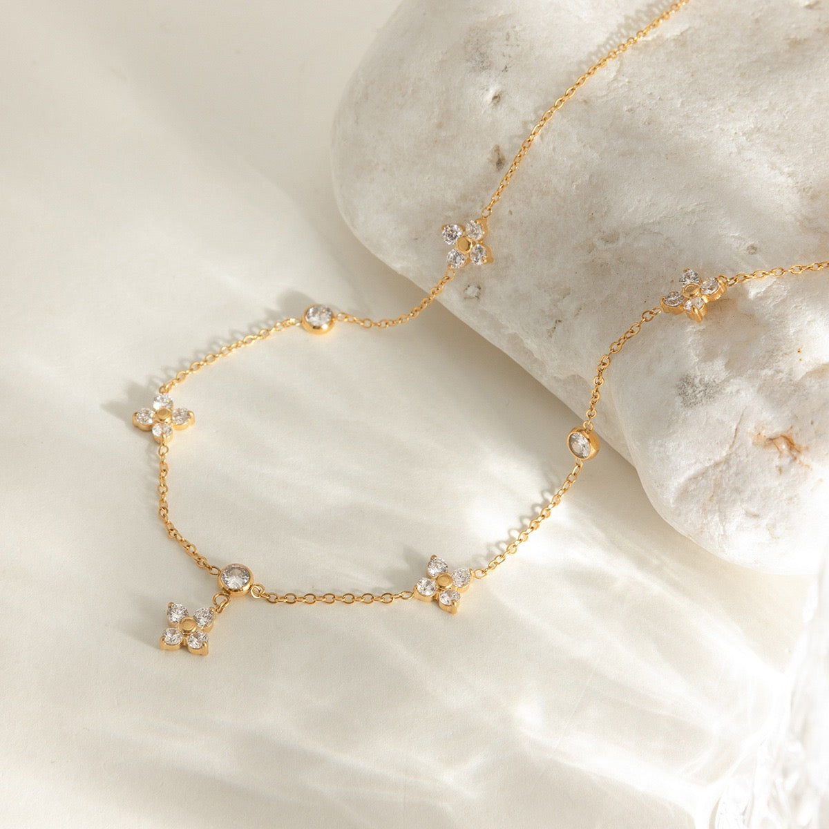 Clover necklace