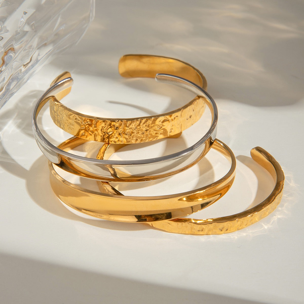 Hammer open bangle