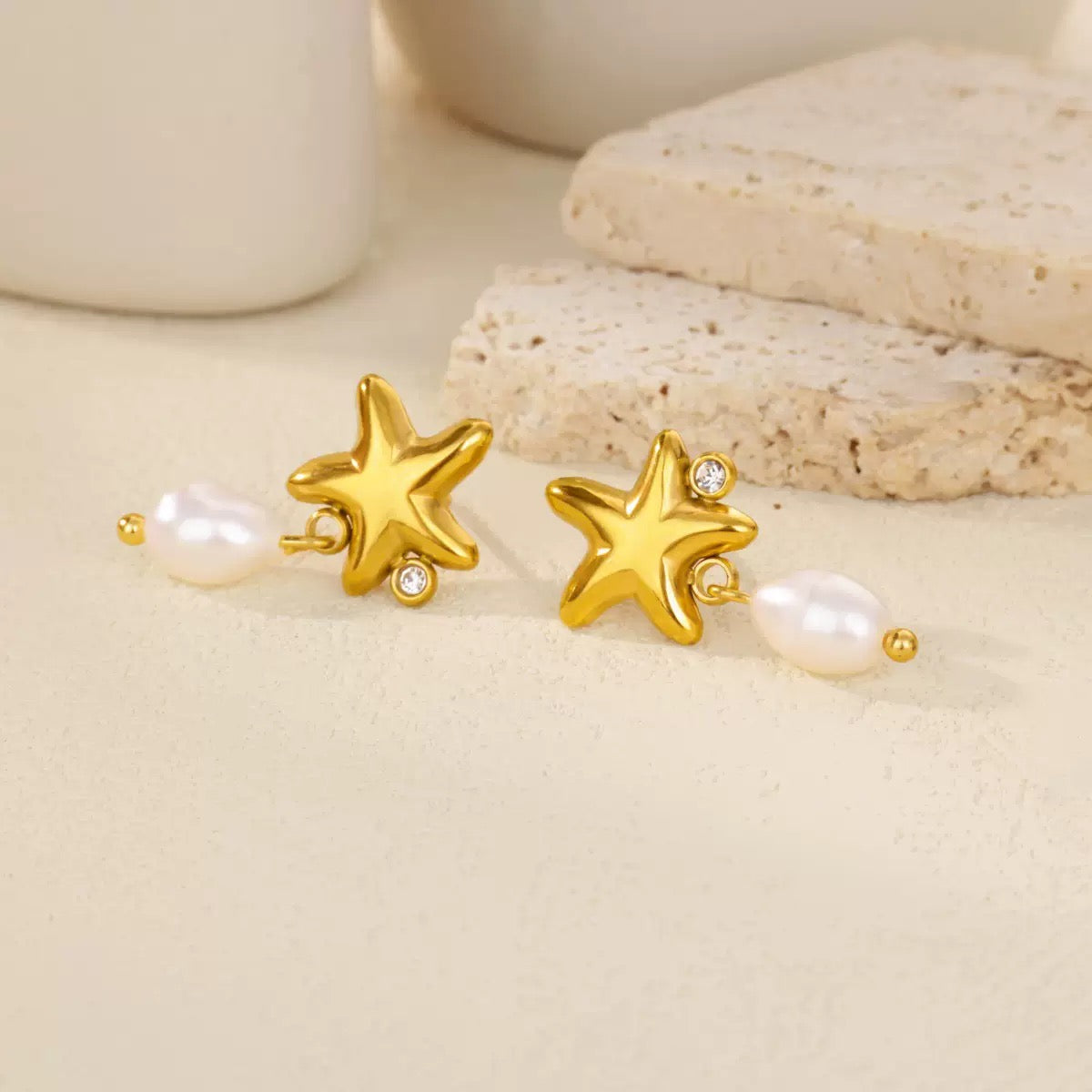 Dainty starfish earrings