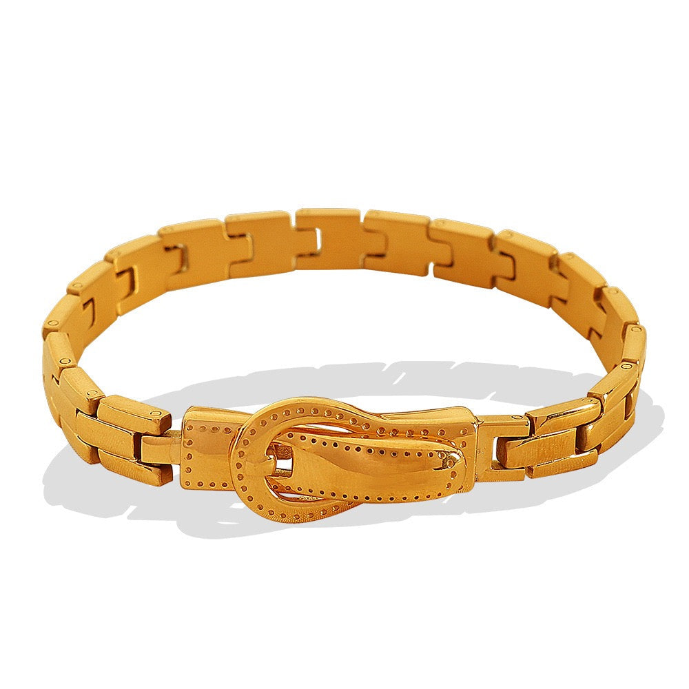 Statement chunky chain bracelets