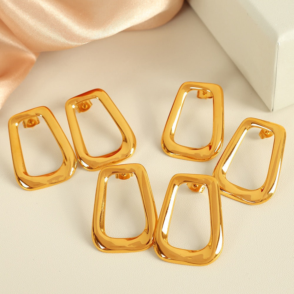 Oval hoops earrings