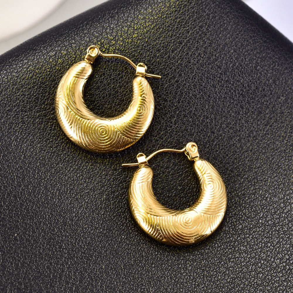 Reminiscence hoops earrings