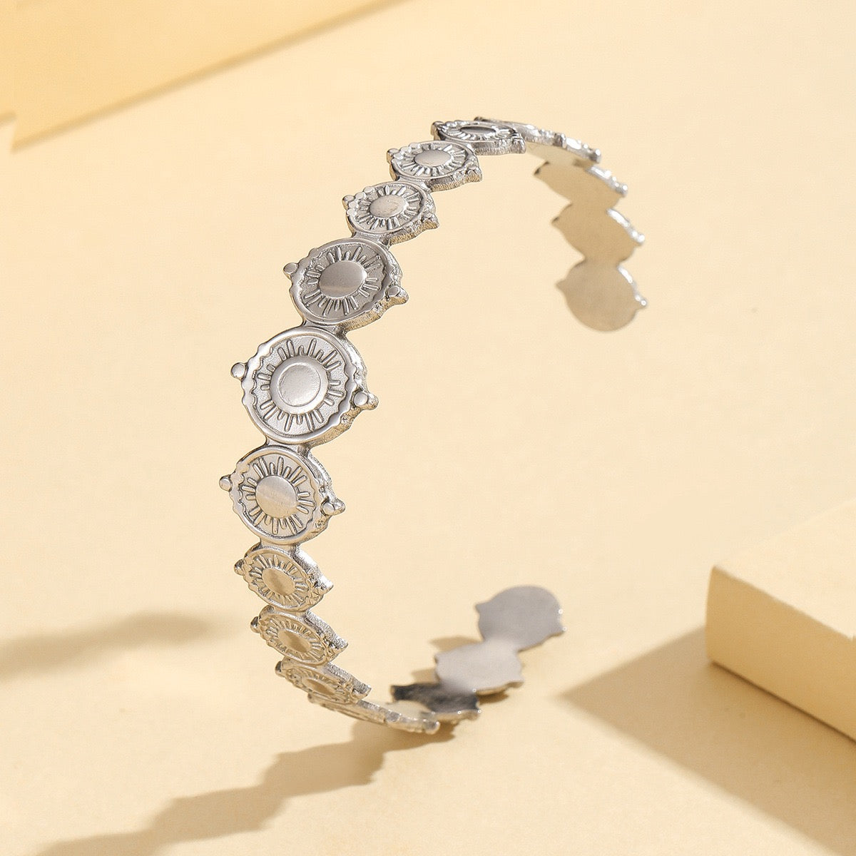 Sun band rings and bangles set