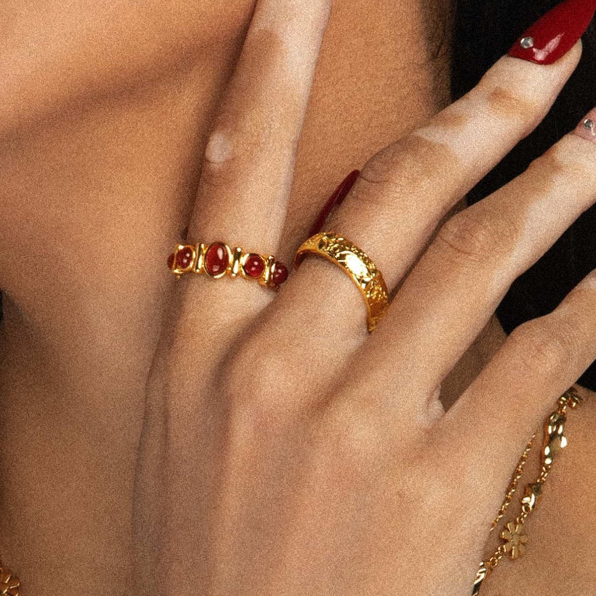 Elizabeth's crown rings