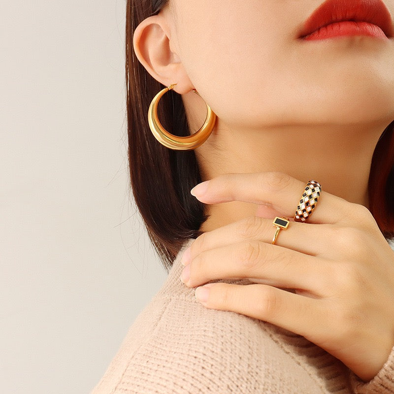 Classic shaped hoops