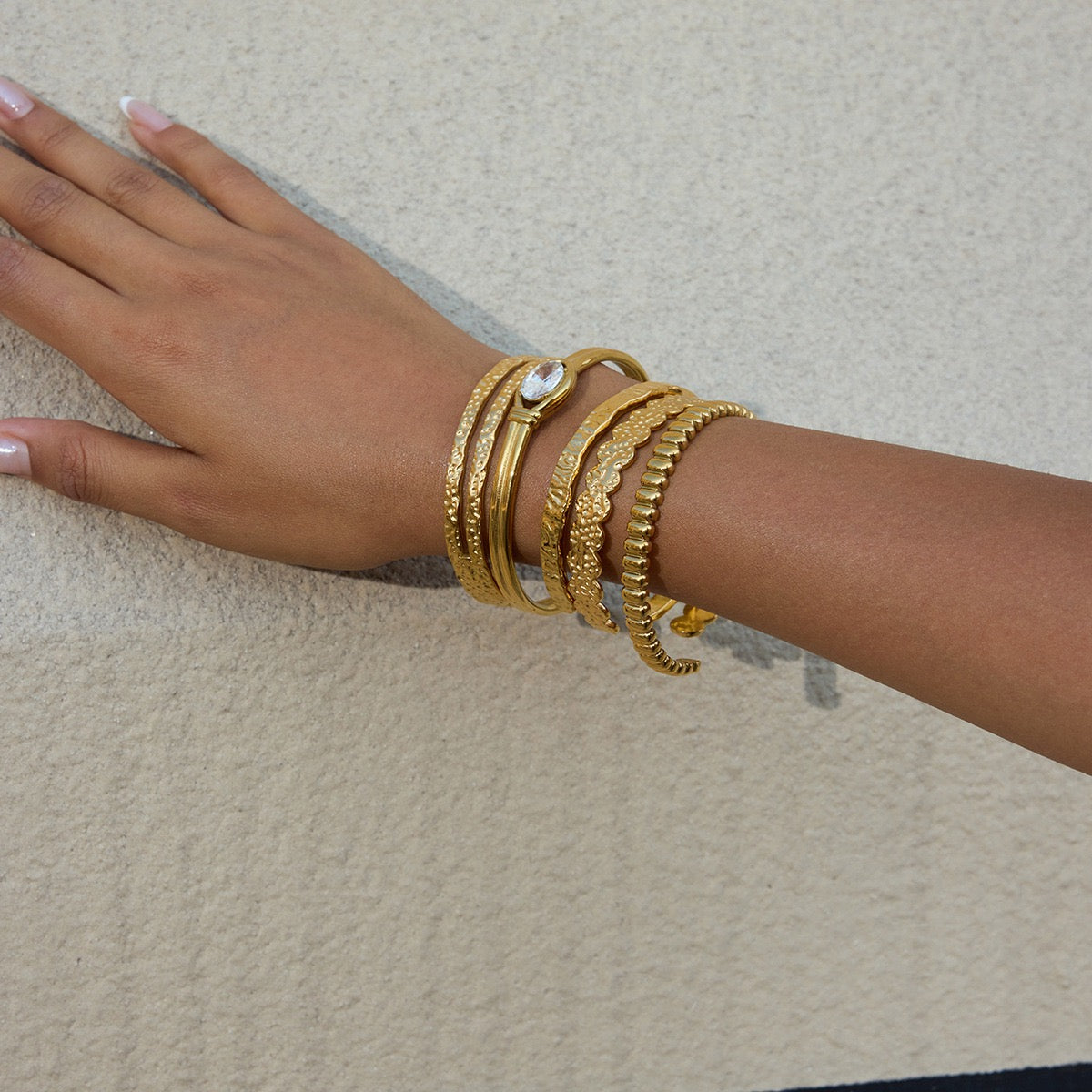 Hammer open bangle
