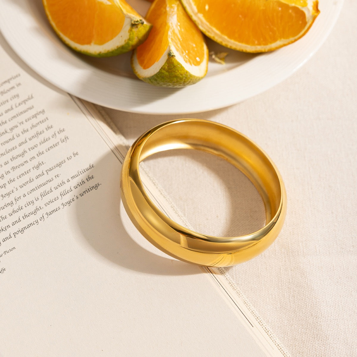 Big classic round bangle