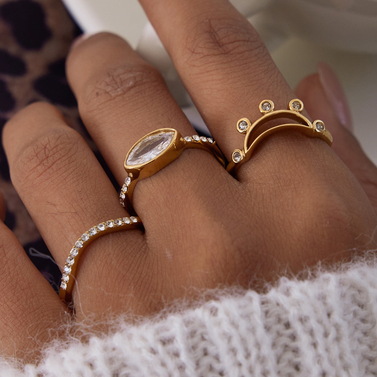 Rising Moon rings set