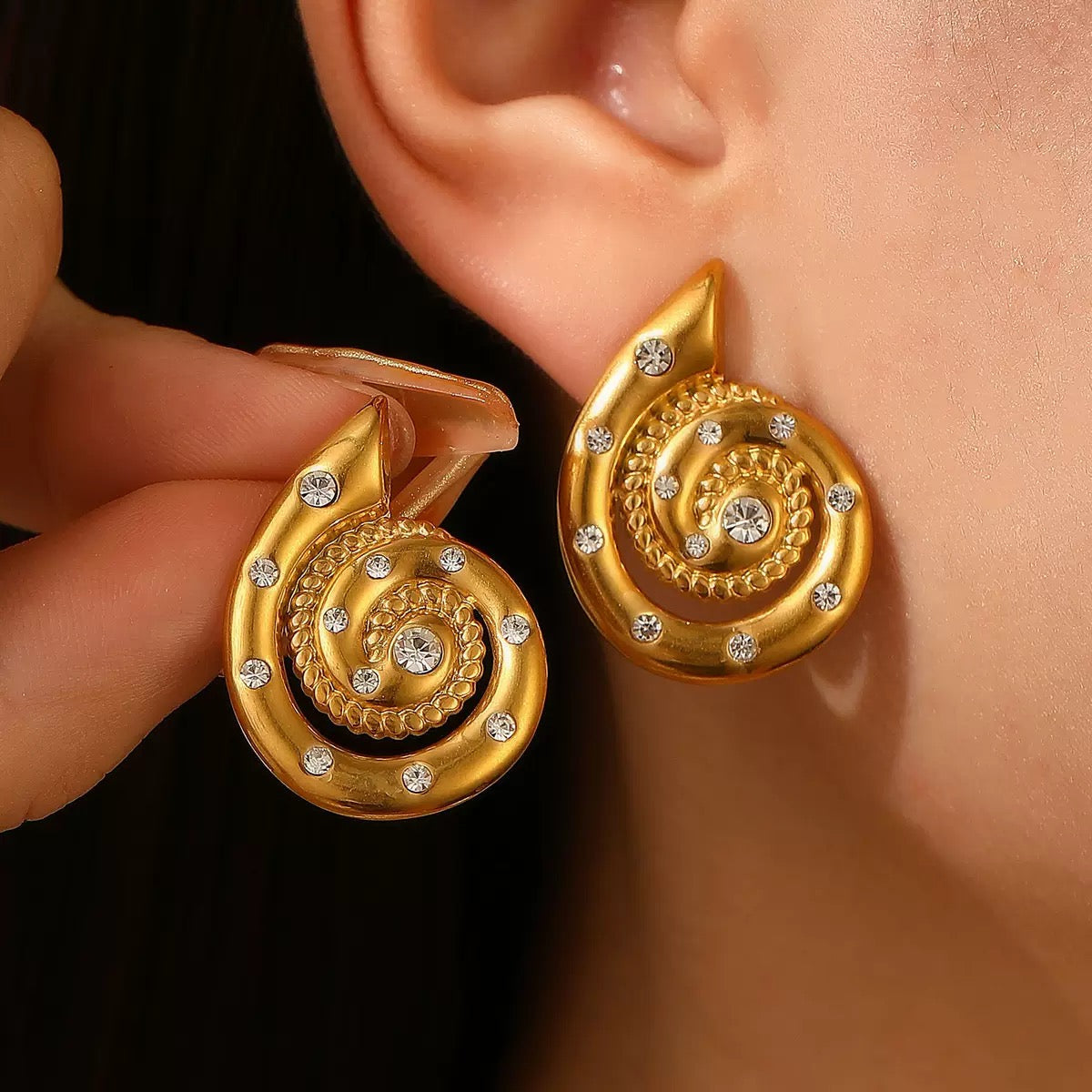 Three swirls earrings necklace collections