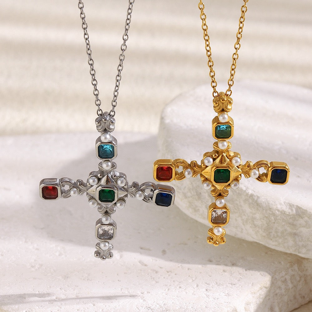 Cross pendant necklace