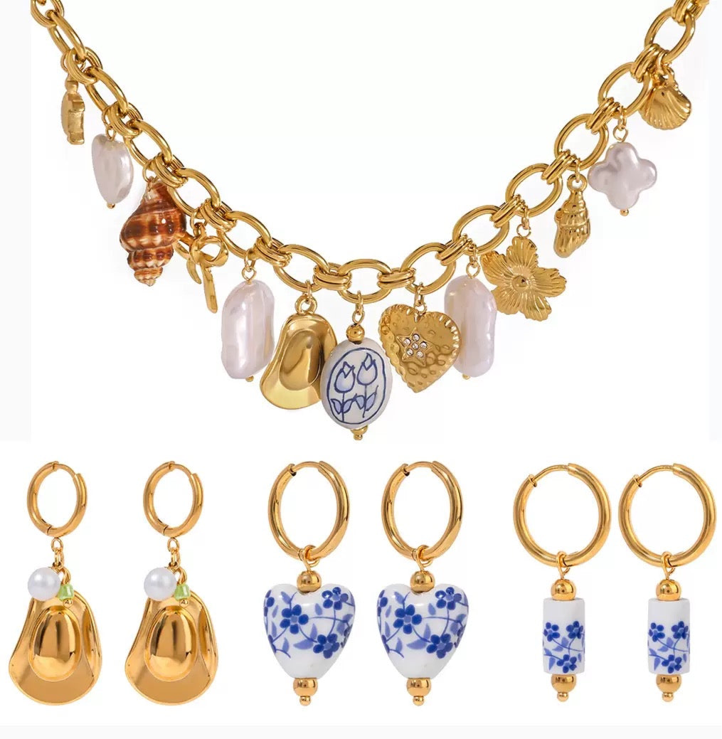 Aisha bondi blue summer charm necklace