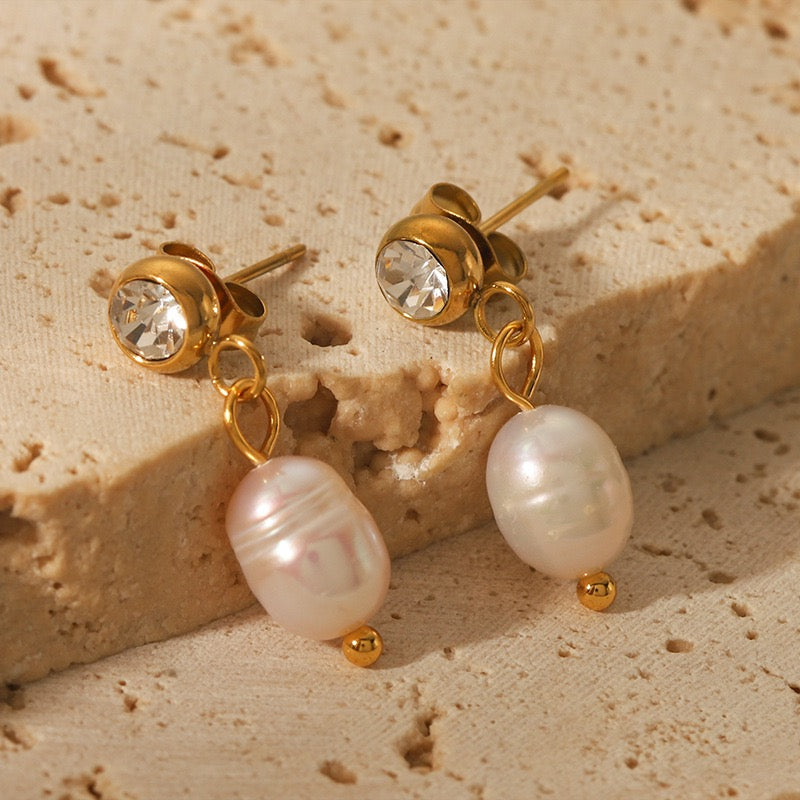 Leonard Shinning pearl studs