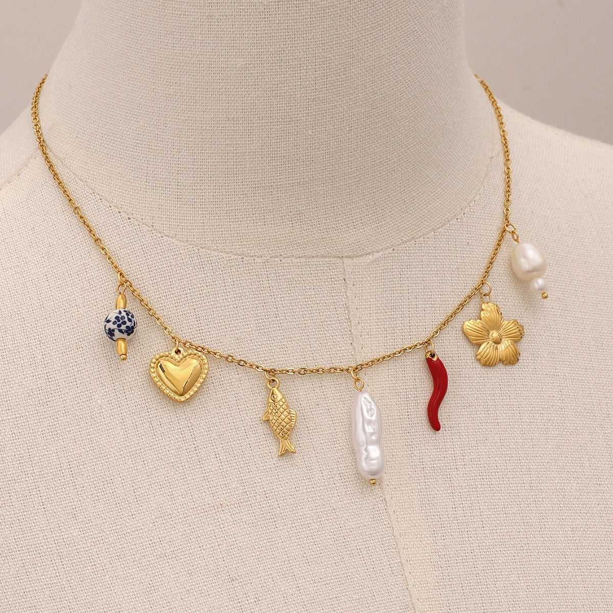Big shell pendant charm necklace
