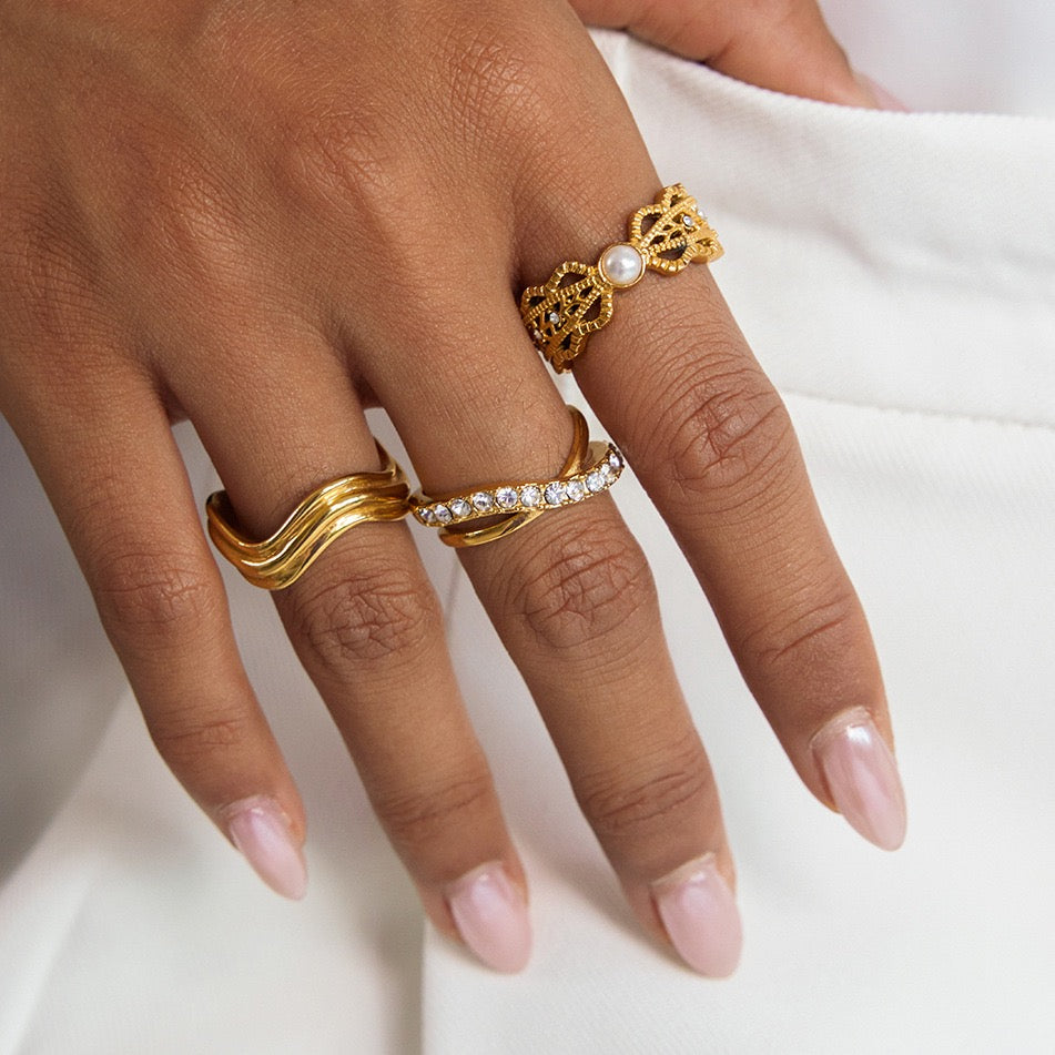 Bright Sunday rings collection