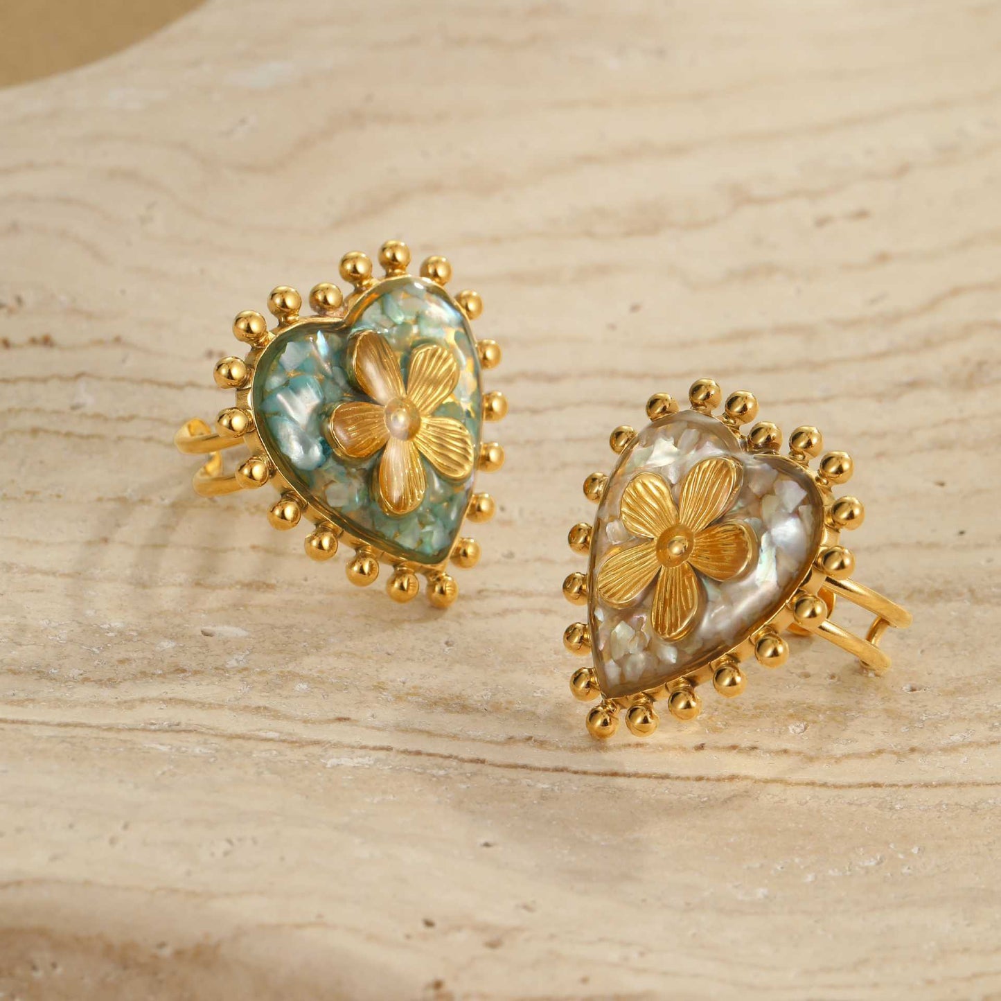 Green heart flower ring