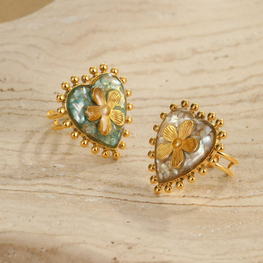 Green heart flower ring