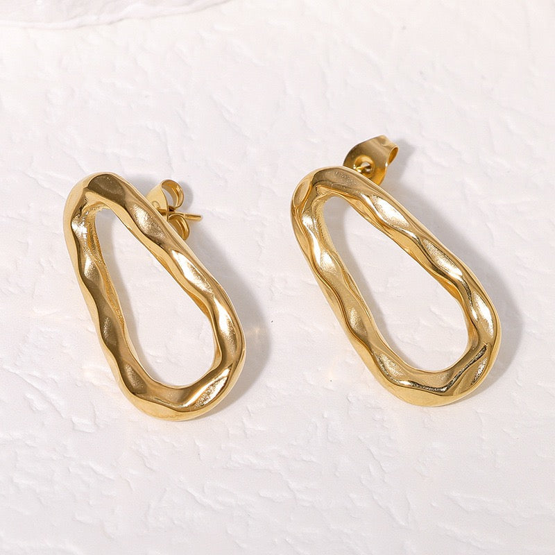 Oval hoops earrings