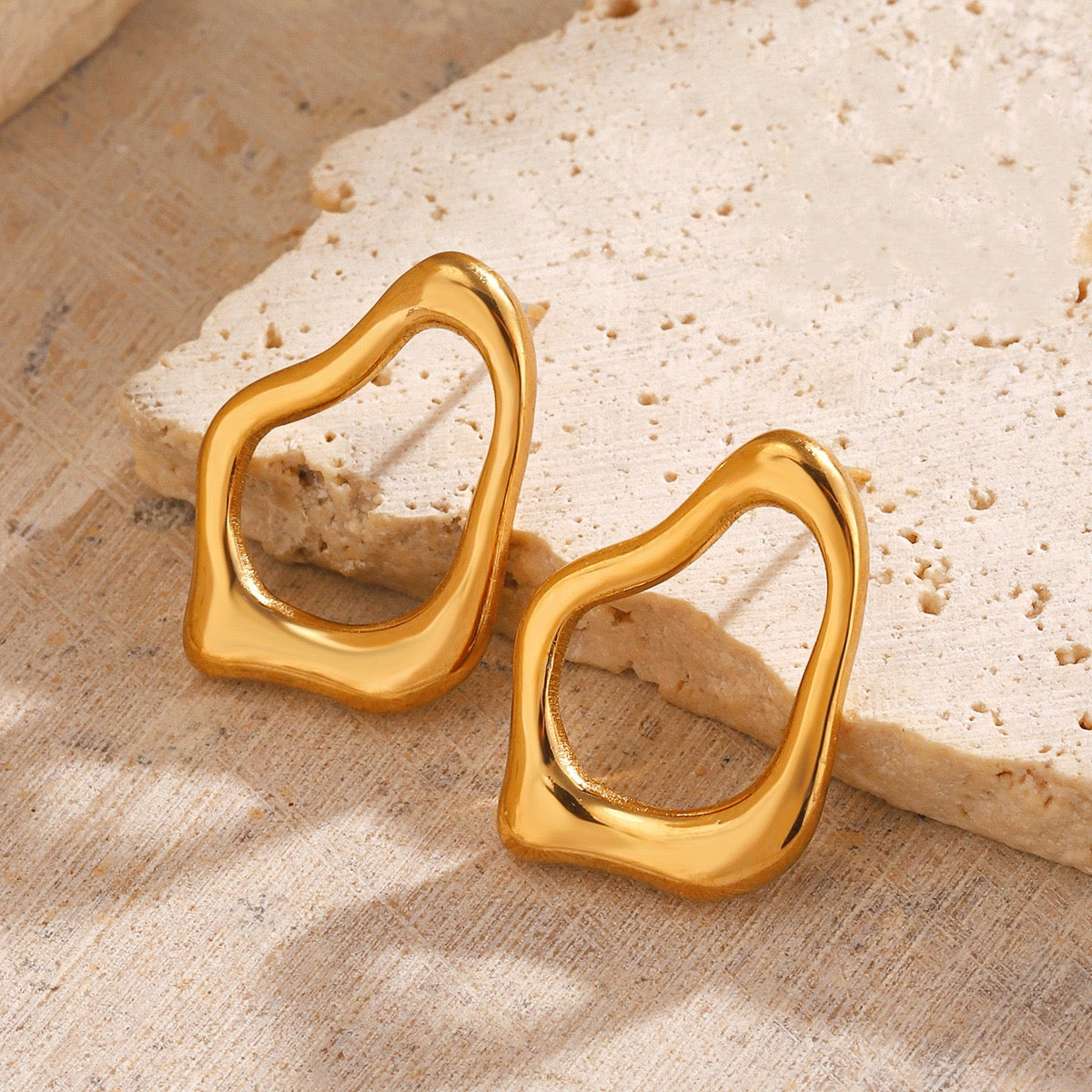 Oval hoops earrings