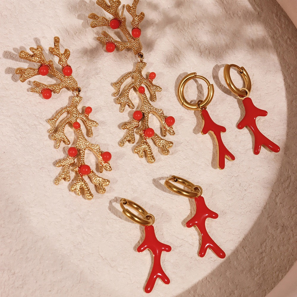 Red coral pendant necklace
