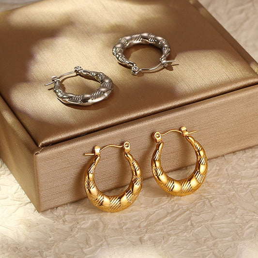 Reminiscence hoops earrings