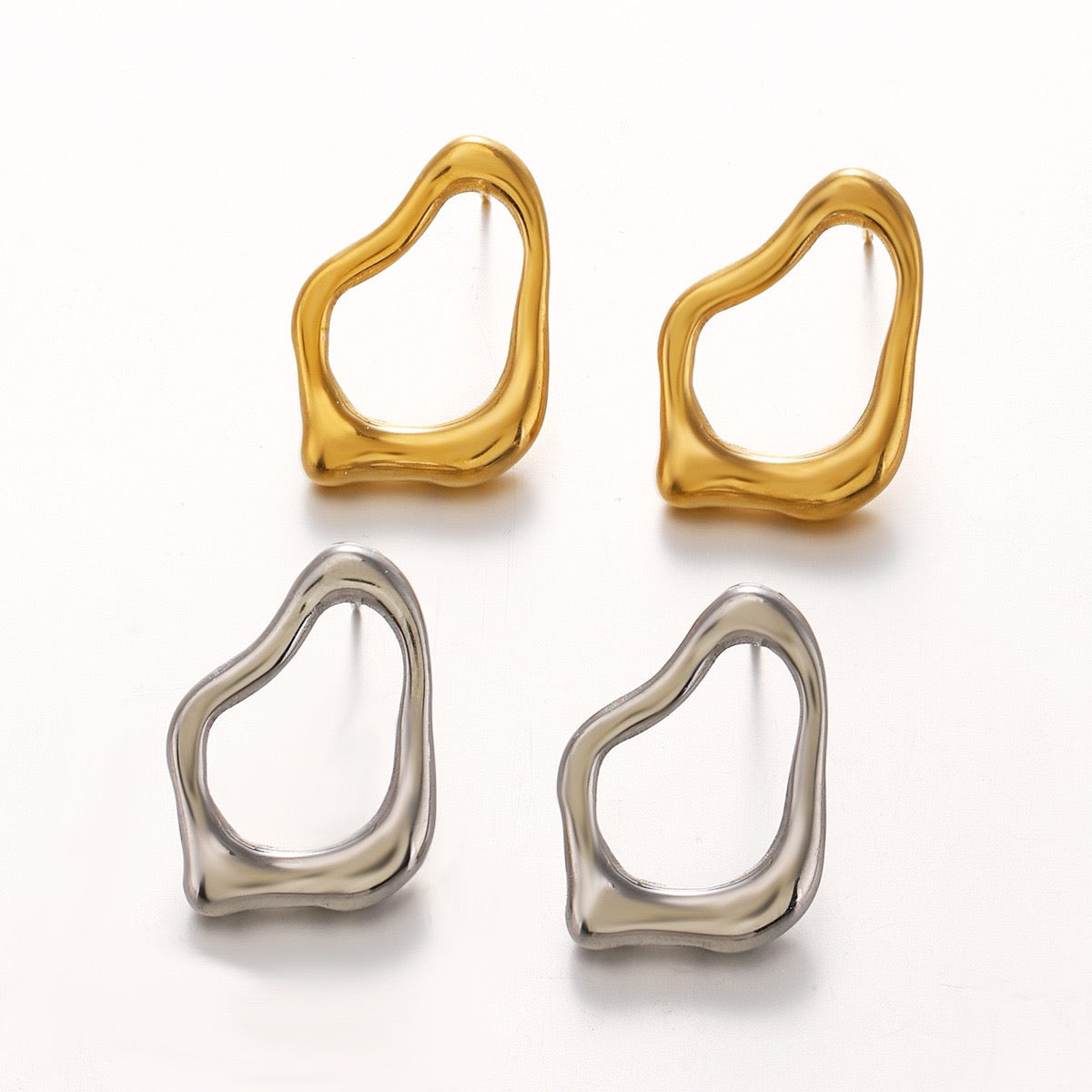 Oval hoops earrings