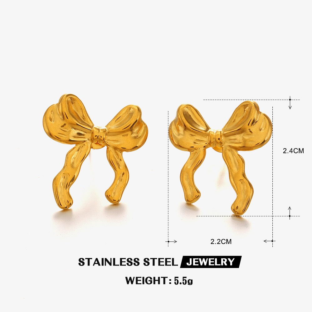 Pearly bows and butterfly earrings